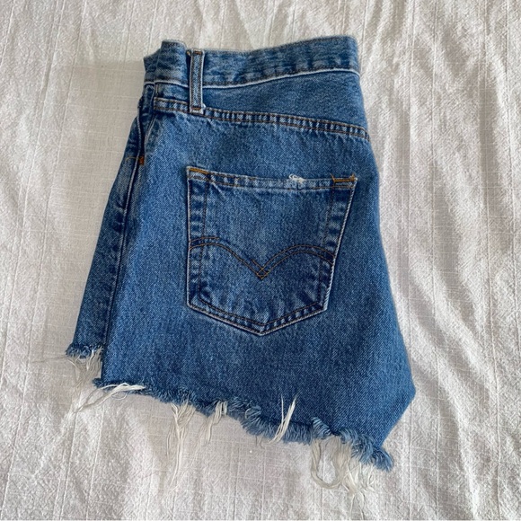 Levi’s 501 Distressed Cut Off Booty Shorts Waist 29 - Picture 6 of 9